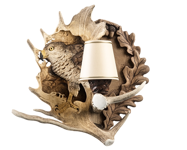 Grand Deluxe Wall Lamp